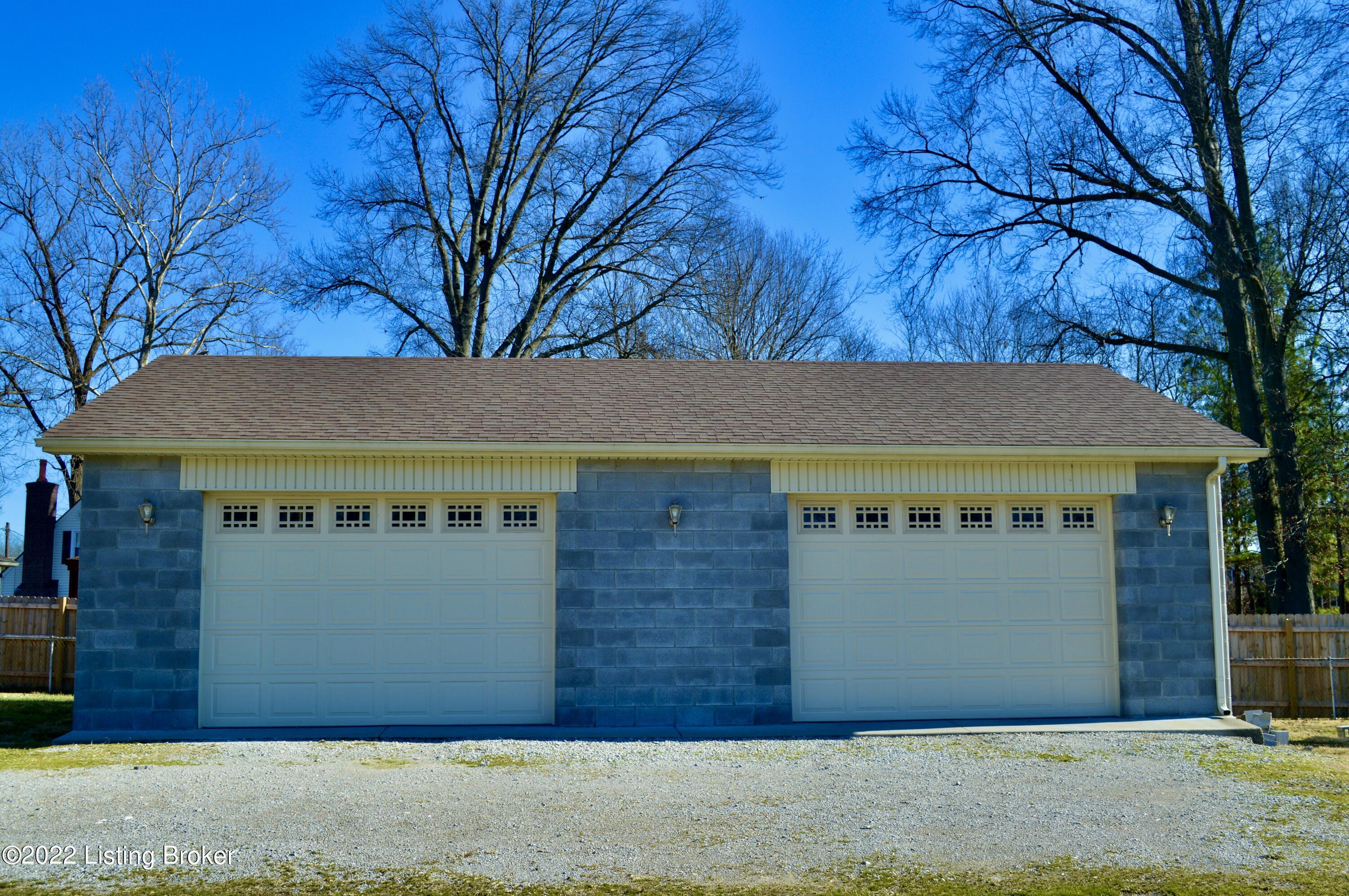5504 Maryman Road Louisville, KY 40258 - Photo 5 of 26 7F0B6ED7-3E75-44CB-8A84-D713C6735766_1_2