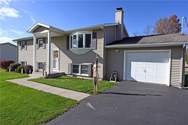 $270,000 | 236 Overlook Drive, Horseheads, NY 14845