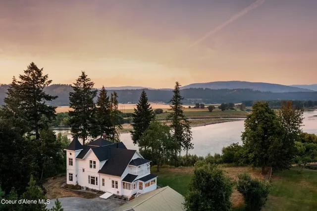 $815,000 | 6955 Apple Alley, Bonners Ferry, ID 83805