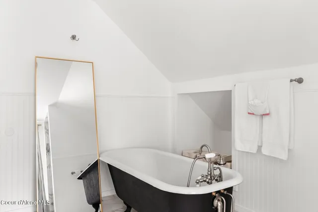 $815,000 | 6955 Apple Alley, Bonners Ferry, ID 83805