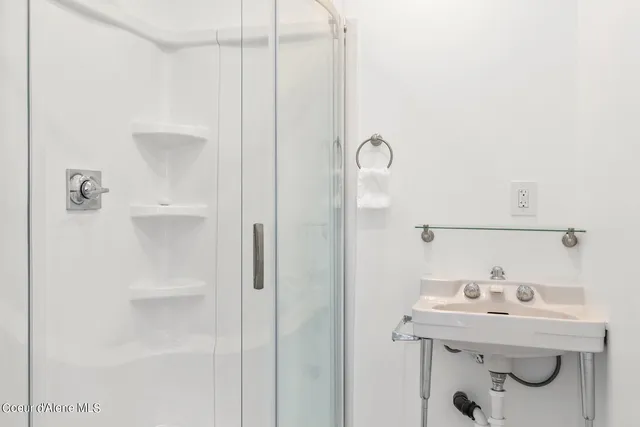 $815,000 | 6955 Apple Alley, Bonners Ferry, ID 83805