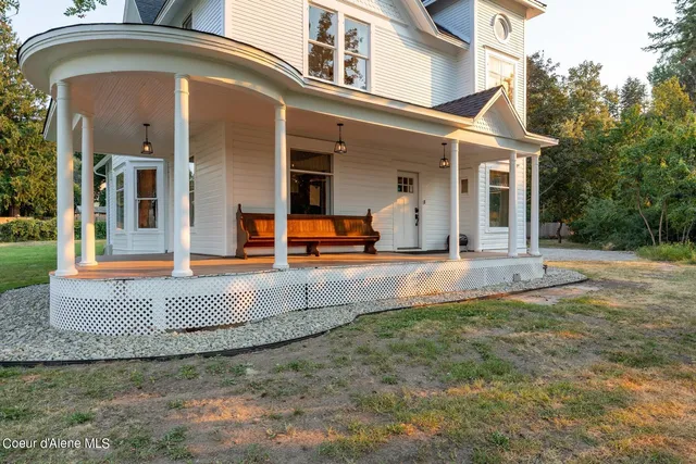 $815,000 | 6955 Apple Alley, Bonners Ferry, ID 83805