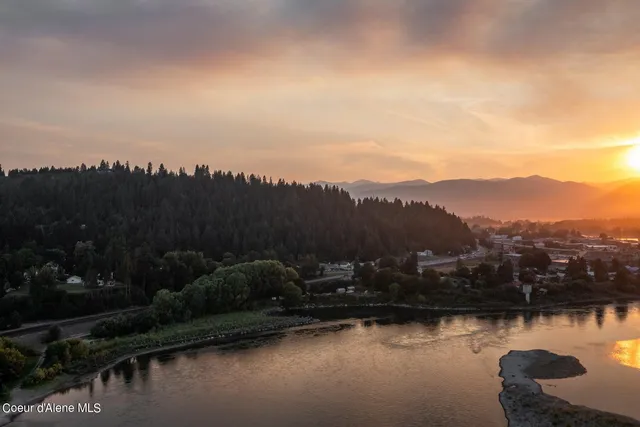 $815,000 | 6955 Apple Alley, Bonners Ferry, ID 83805