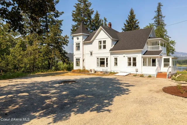 $815,000 | 6955 Apple Alley, Bonners Ferry, ID 83805