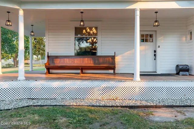 $815,000 | 6955 Apple Alley, Bonners Ferry, ID 83805