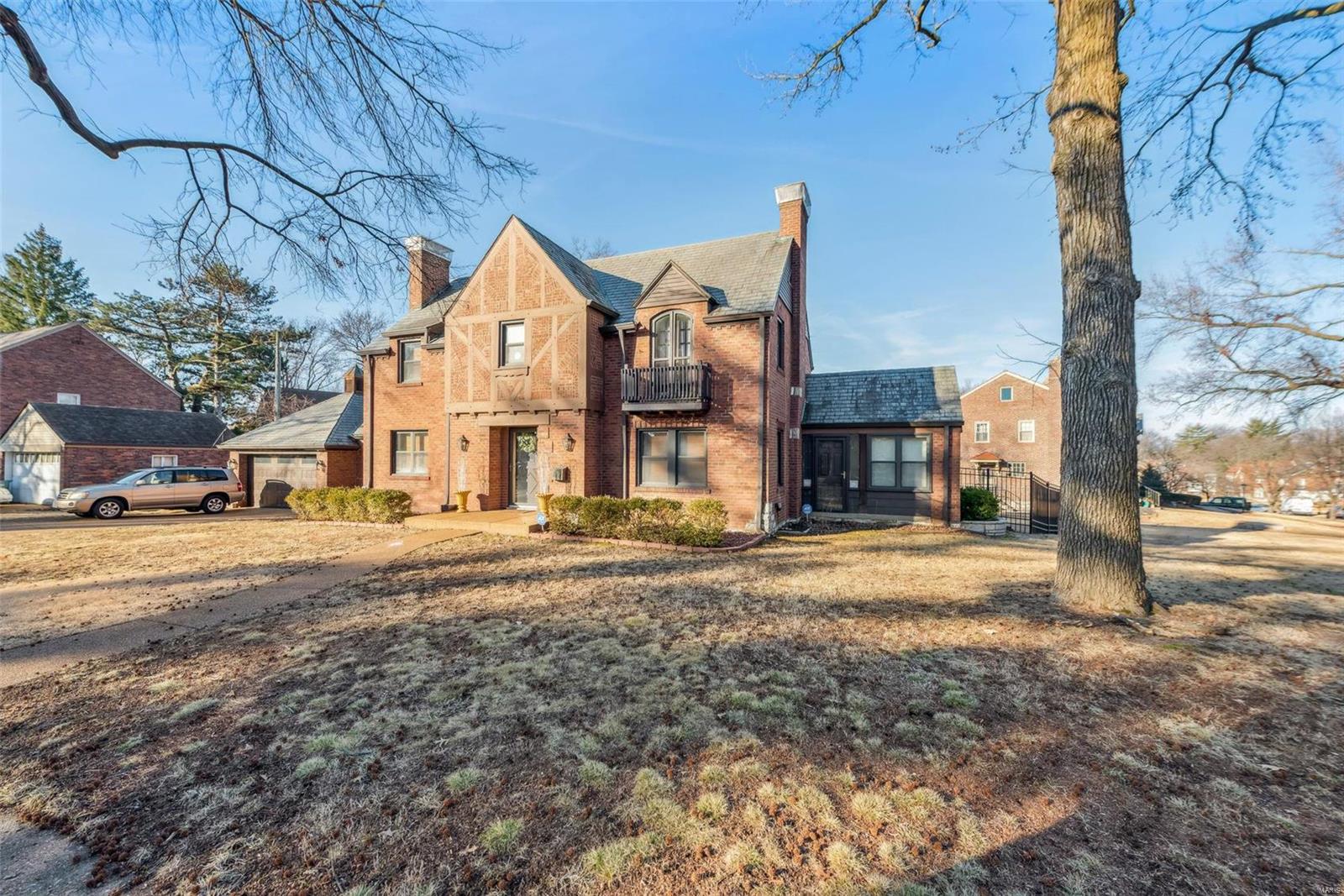 4215 Roland Boulevard St. Louis, MO 63121 - Photo 2 of 21 Gallery Image 2
