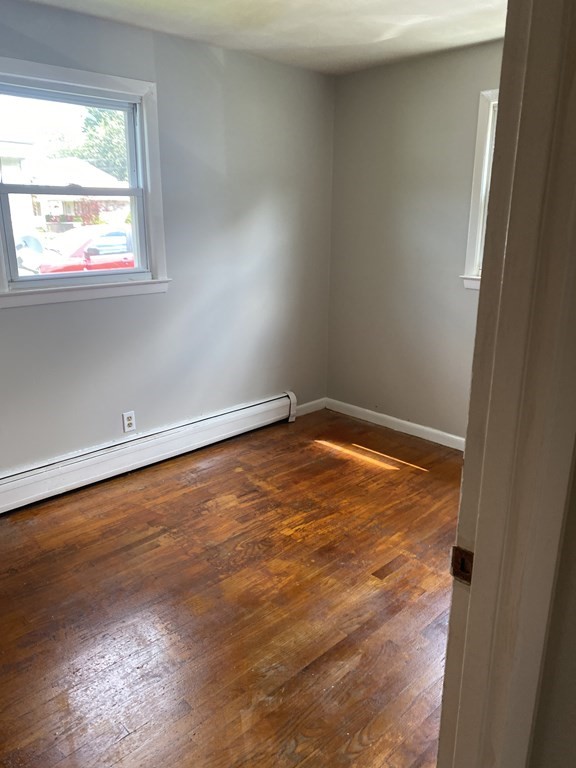 142 Gresham Street Springfield, MA 01119 - Photo 4 of 6