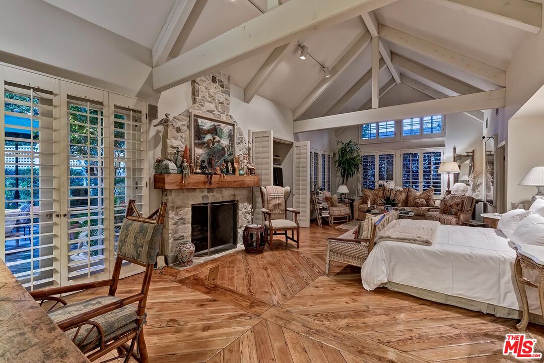 602 Foothill Road Beverly Hills, CA 90210 - Photo 12 of 25