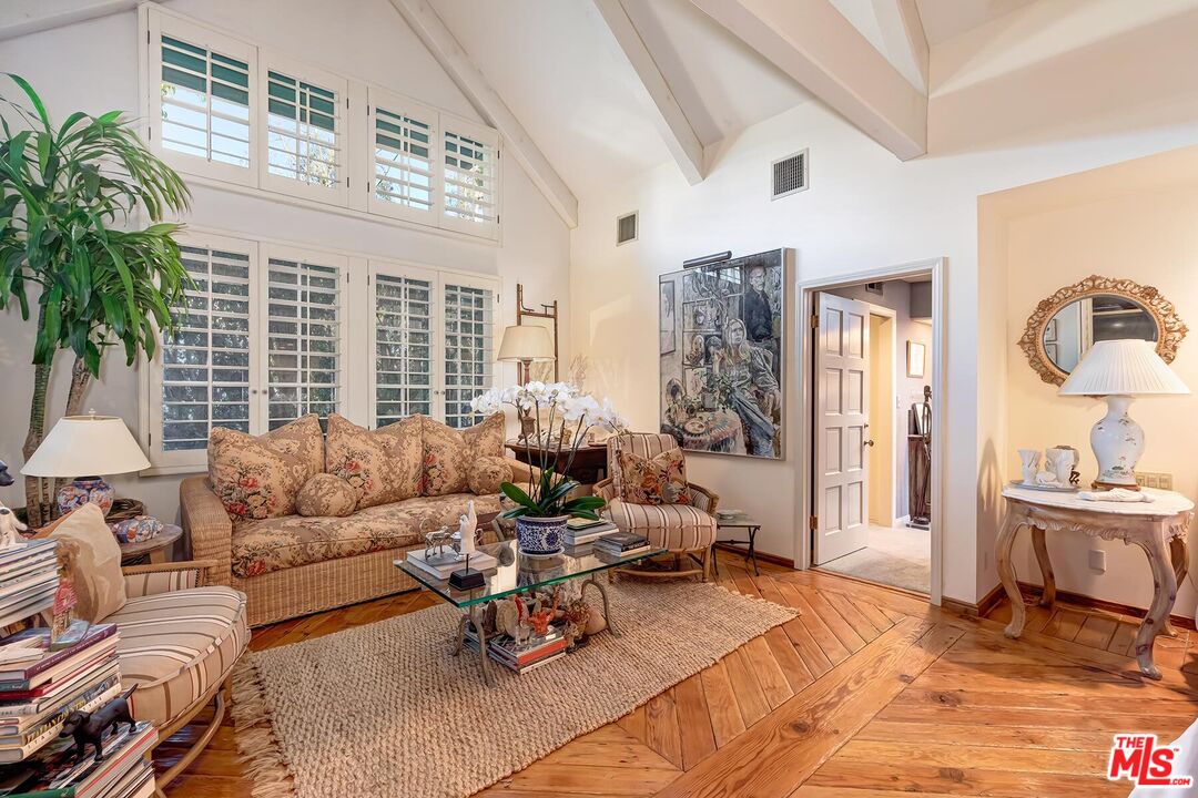 602 Foothill Road Beverly Hills, CA 90210 - Photo 13 of 25