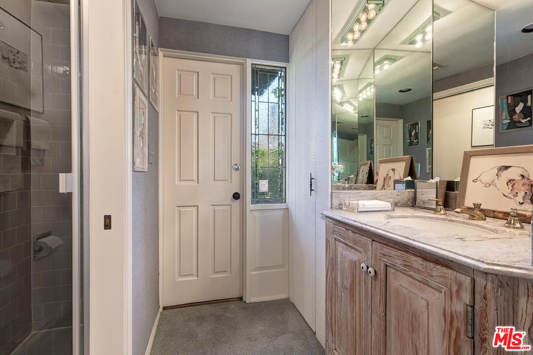 602 Foothill Road Beverly Hills, CA 90210 - Photo 19 of 25