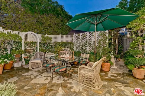 $9,380,000 | 602 Foothill Road, Beverly Hills, CA 90210