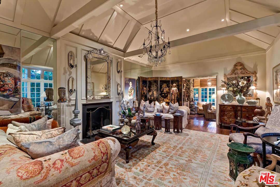 602 Foothill Road Beverly Hills, CA 90210 - Photo 5 of 25