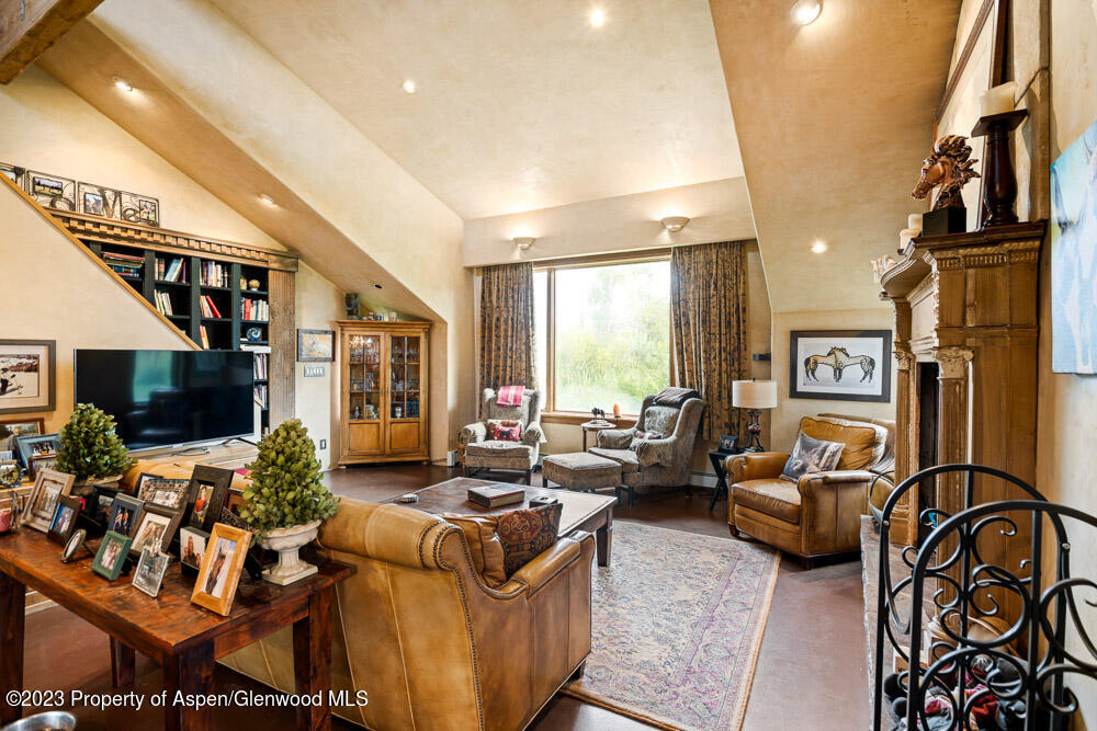 271 Willow Lane Carbondale, CO 81623 - Photo 4 of 25 271WillowLn_WEB_23092131