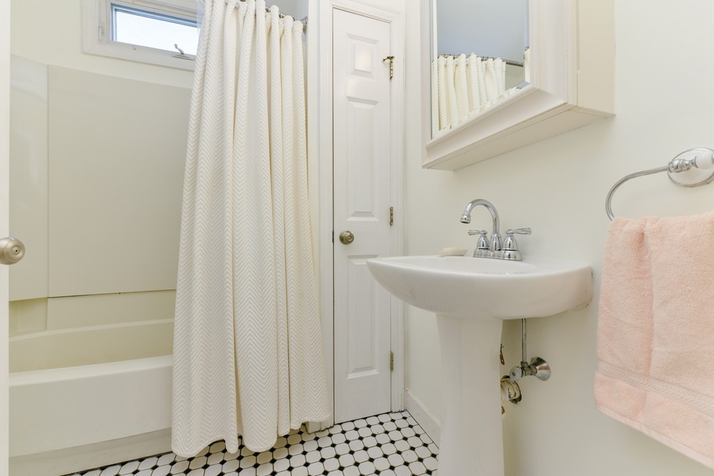 9 Holyoke Road, Unit 2 Somerville, MA 02144 - Photo 12 of 15 Gallery Image 12