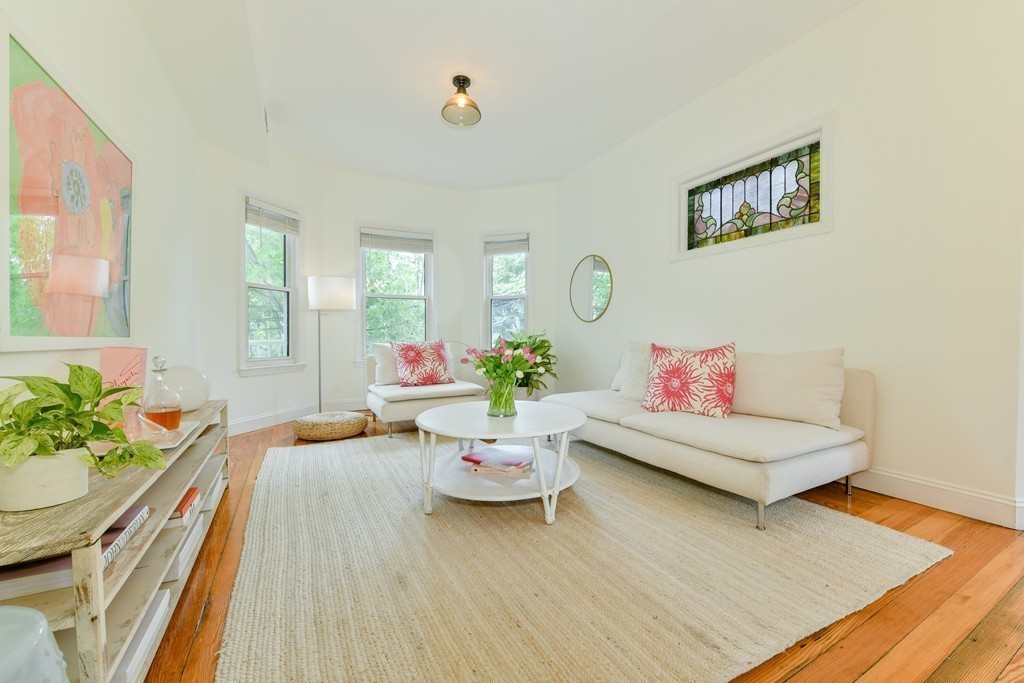 9 Holyoke Road, Unit 2 Somerville, MA 02144 - Photo 4 of 15 Gallery Image 4