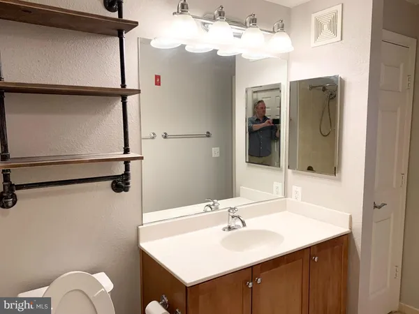 $1,895 | 11750 Old Georgetown Road, Unit 2523, North Bethesda, MD 20852