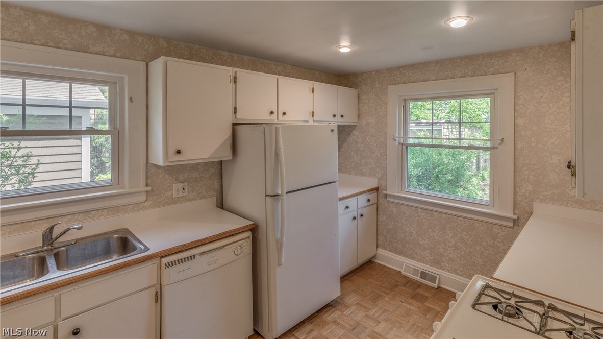 981 Montford Road Cleveland Heights, OH 44121 - Photo 12 of 20