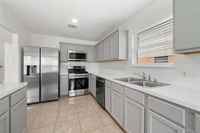 $2,450 | 8514 Windy Thicket Lane, Cypress, TX 77433