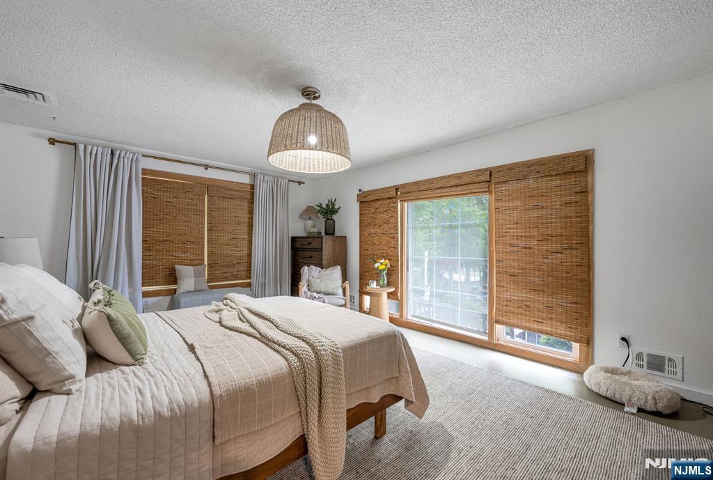 596 Wyckoff Avenue Mahwah, NJ 07430 - Photo 11 of 29