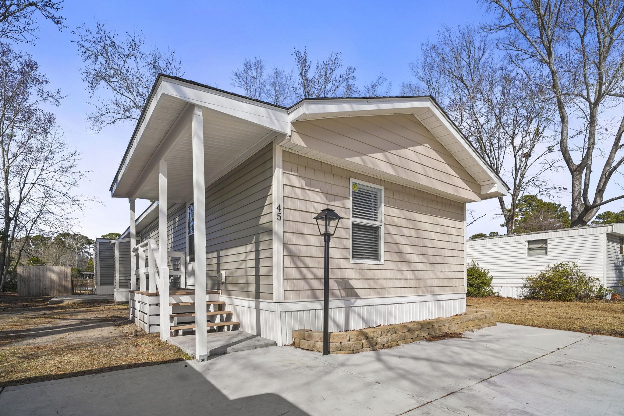 View of home's exterior