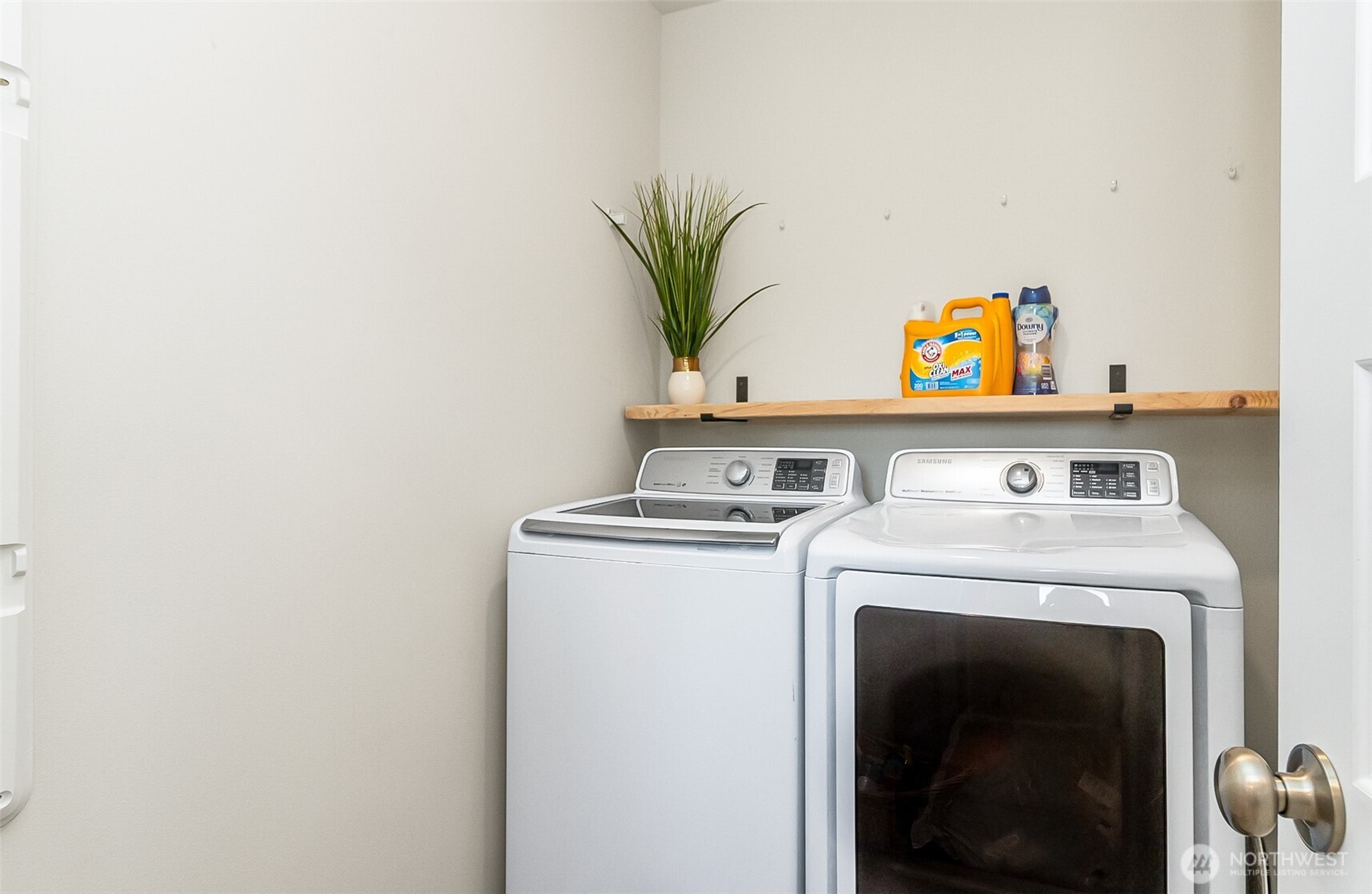 907 Bryant Road Sultan, WA 98294 - Photo 23 of 40 a utility room with dryer and washer