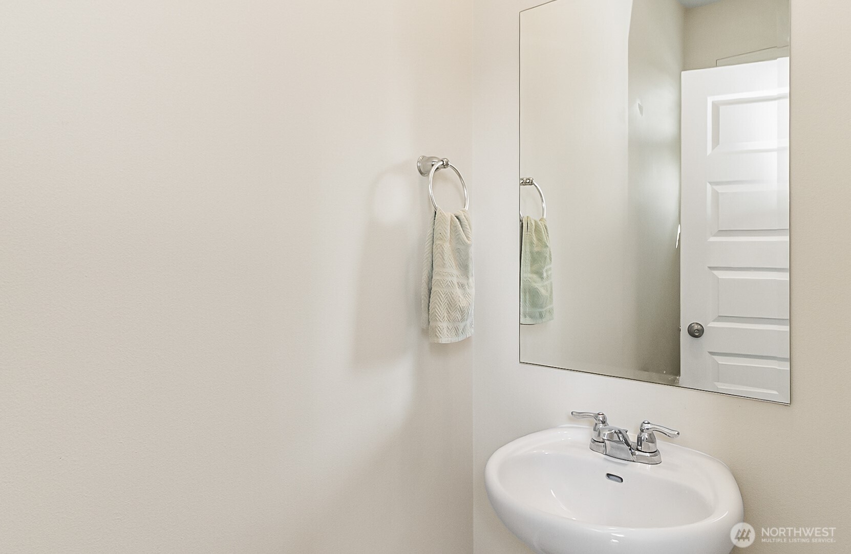 907 Bryant Road Sultan, WA 98294 - Photo 4 of 40 a bathroom with a sink and mirror