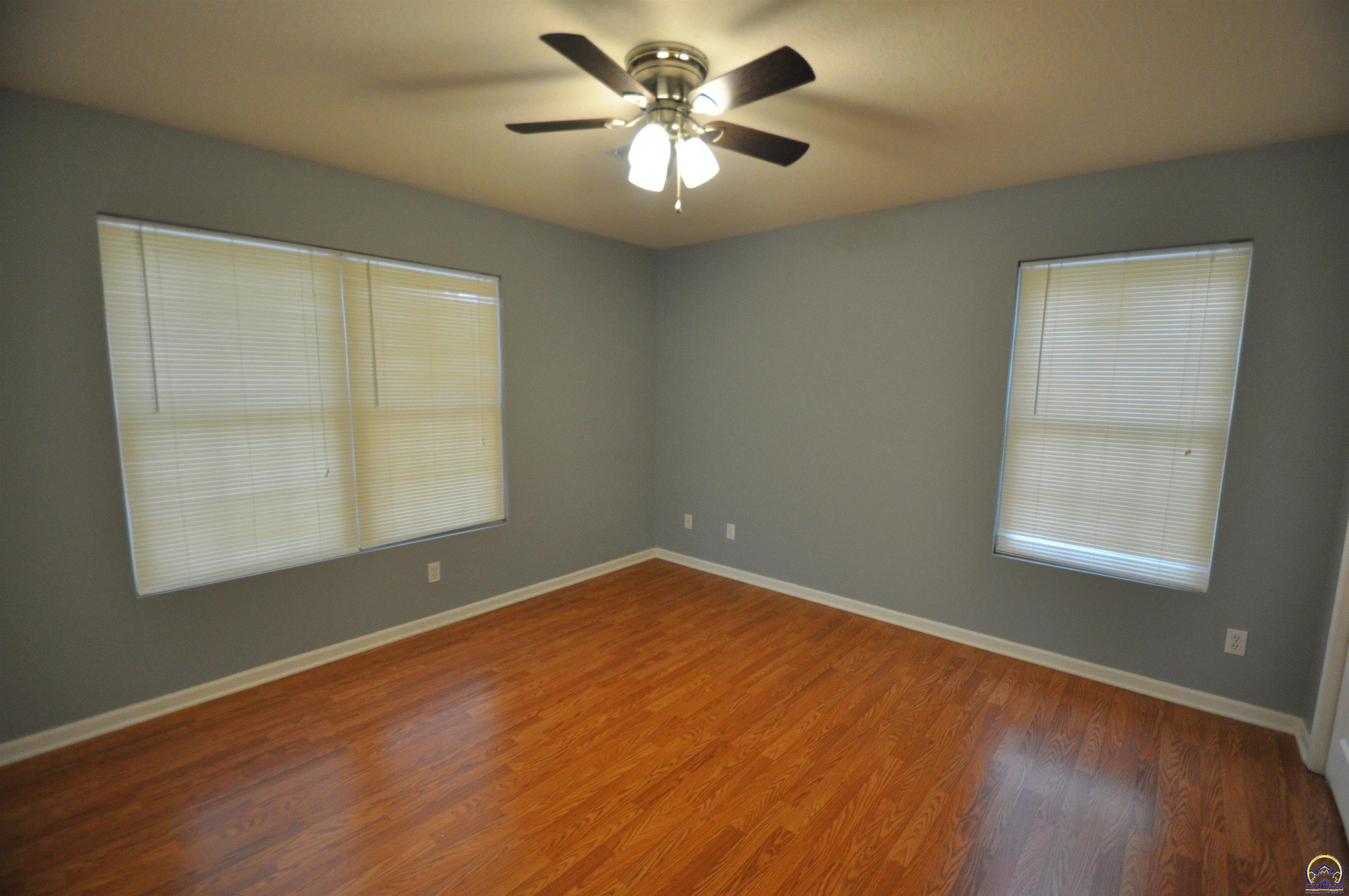 5822 Southwest Sterling Lane Topeka, KS 66604 - Photo 23 of 51 bedroom 1