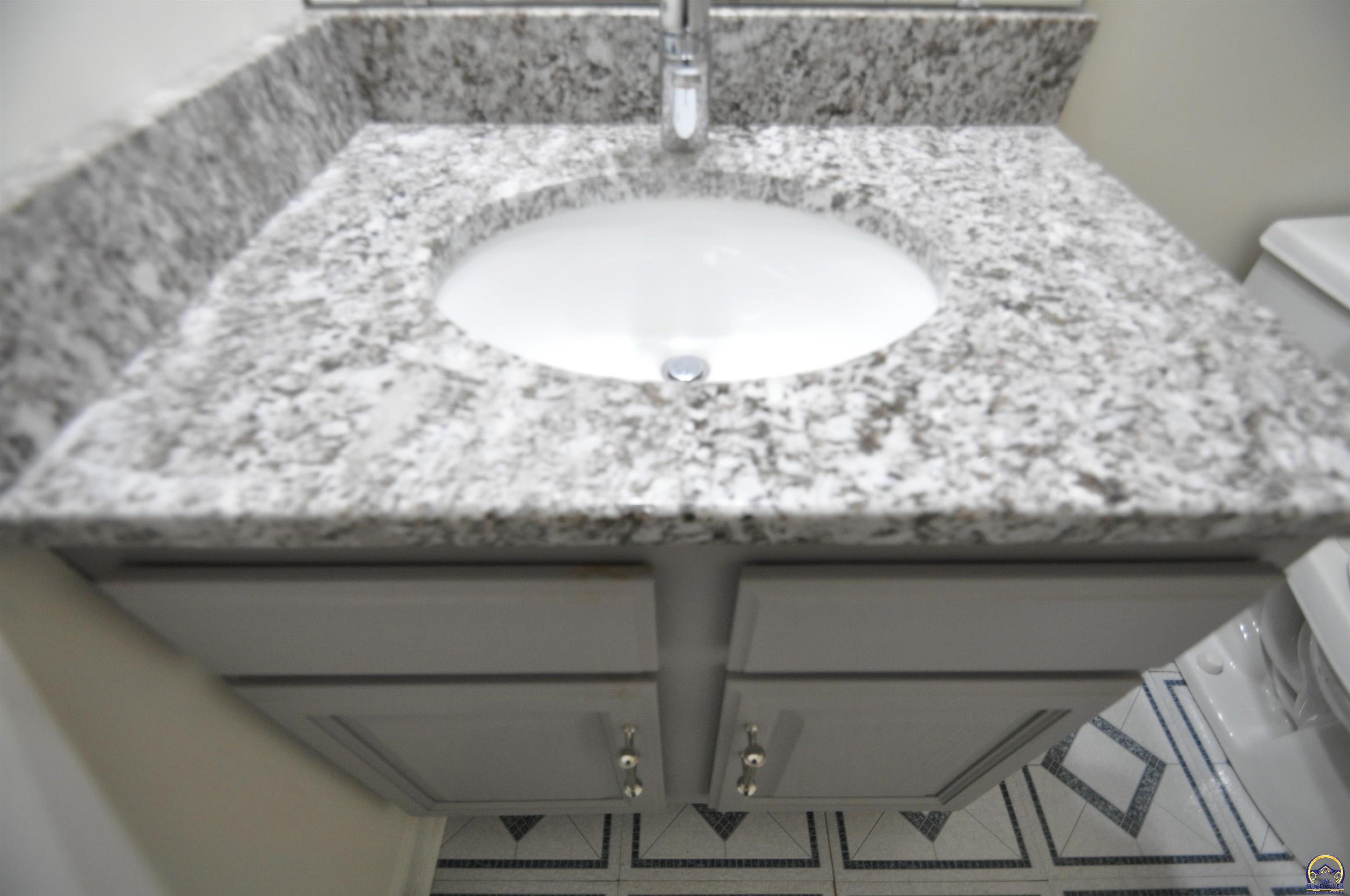 5822 Southwest Sterling Lane Topeka, KS 66604 - Photo 31 of 51 bathroom 1