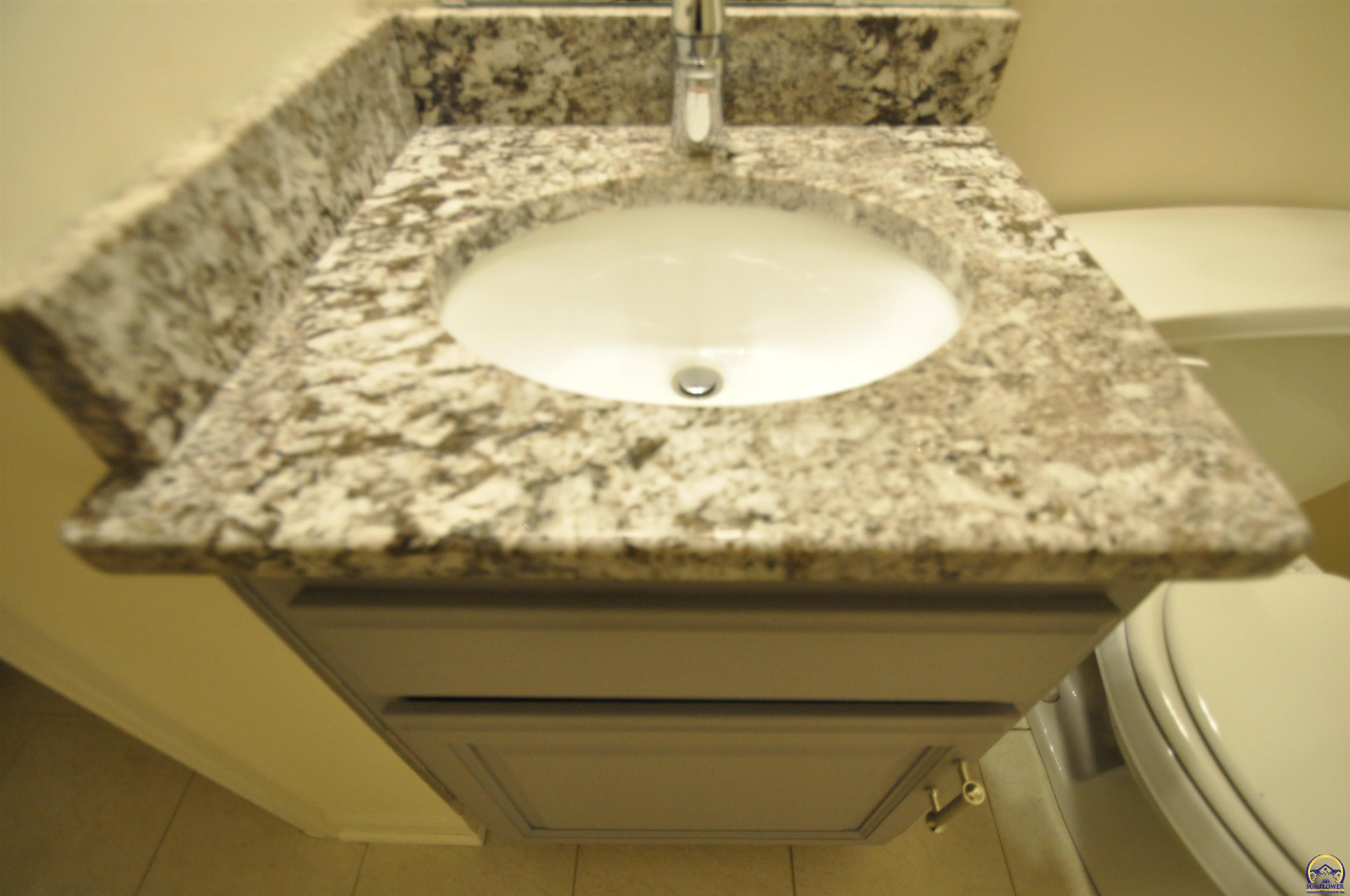 5822 Southwest Sterling Lane Topeka, KS 66604 - Photo 39 of 51 bathroom 2