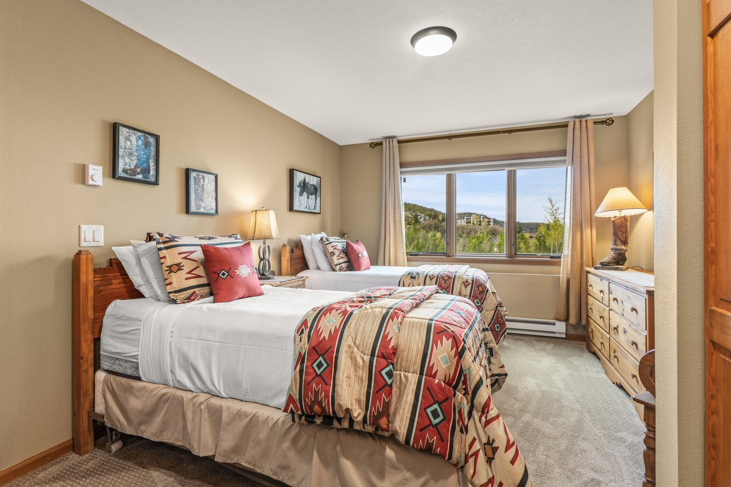 1720 Ranch Road, Unit 301 Steamboat Springs, CO 80487 - Photo 17 of 38 Twin bedroom