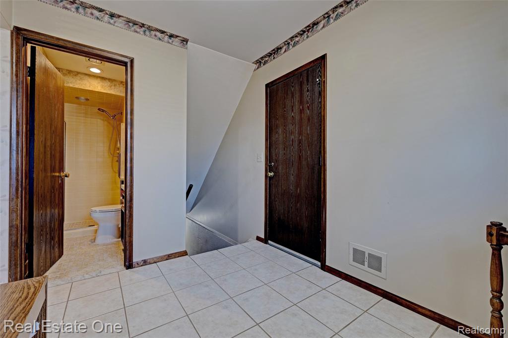38756 Cheldon Street Clinton Township, MI 48038 - Photo 31 of 49