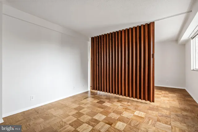 a view of a black and white wall