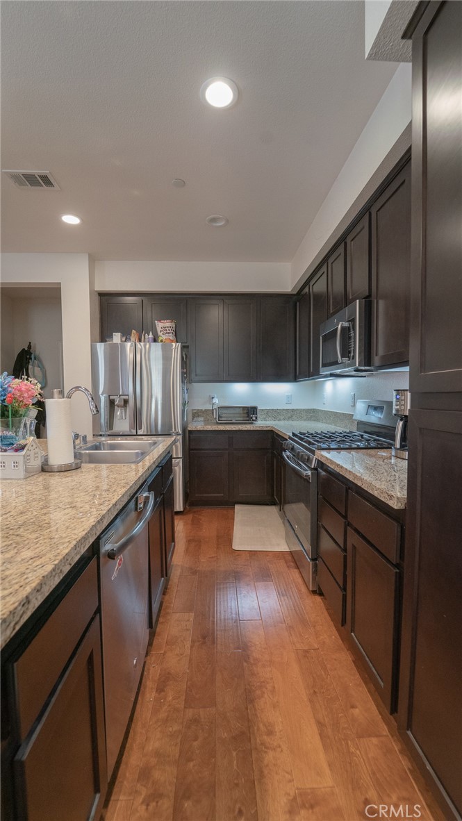 2469 Blossom Ridge Court, Unit 3 Simi Valley, CA 93063 - Photo 9 of 30