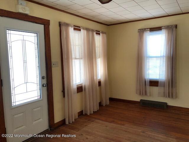 129 Bash Road Toms River, NJ 08753 - Photo 9 of 21 129 bash living room 2
