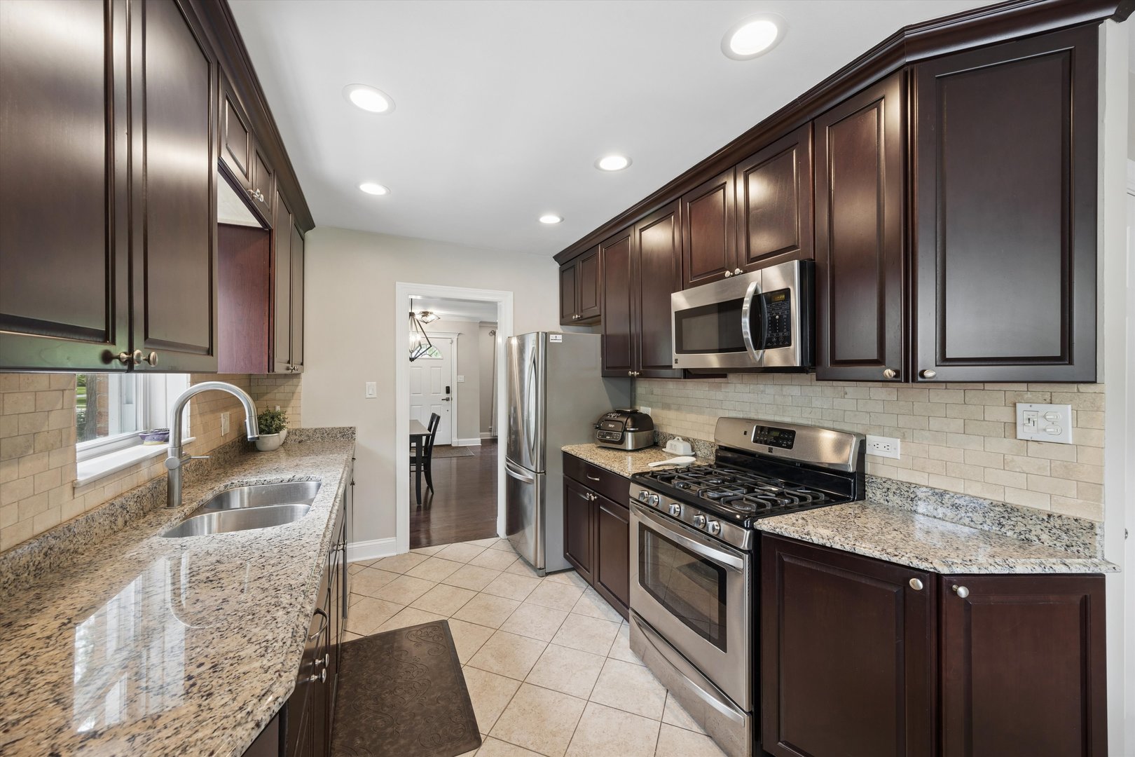 5949 Dunham Road Downers Grove, IL 60516 - Photo 9 of 26