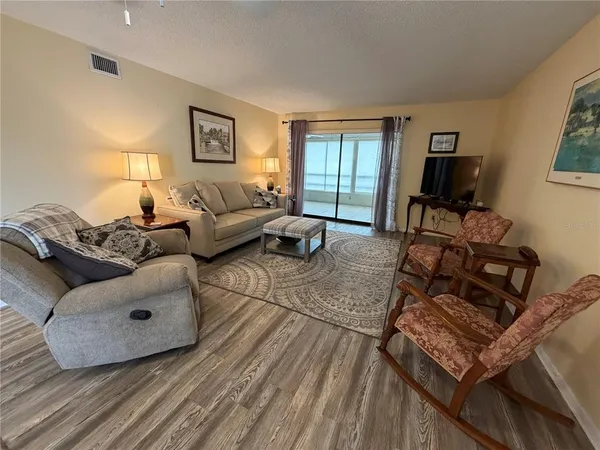 $1,750 | 5400 34th Street West, Unit H7, Bradenton, FL 34210