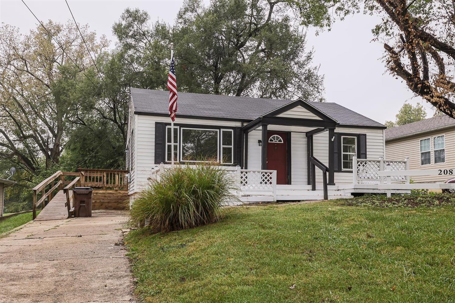 208 Burton Road Middletown, OH 45044 - Photo 2 of 22 Gallery Image 2