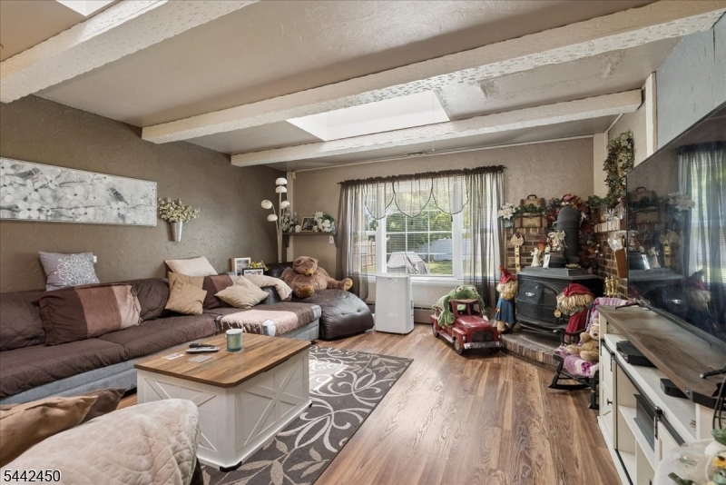 42 Walnut Street Edison, NJ 08817 - Photo 14 of 23