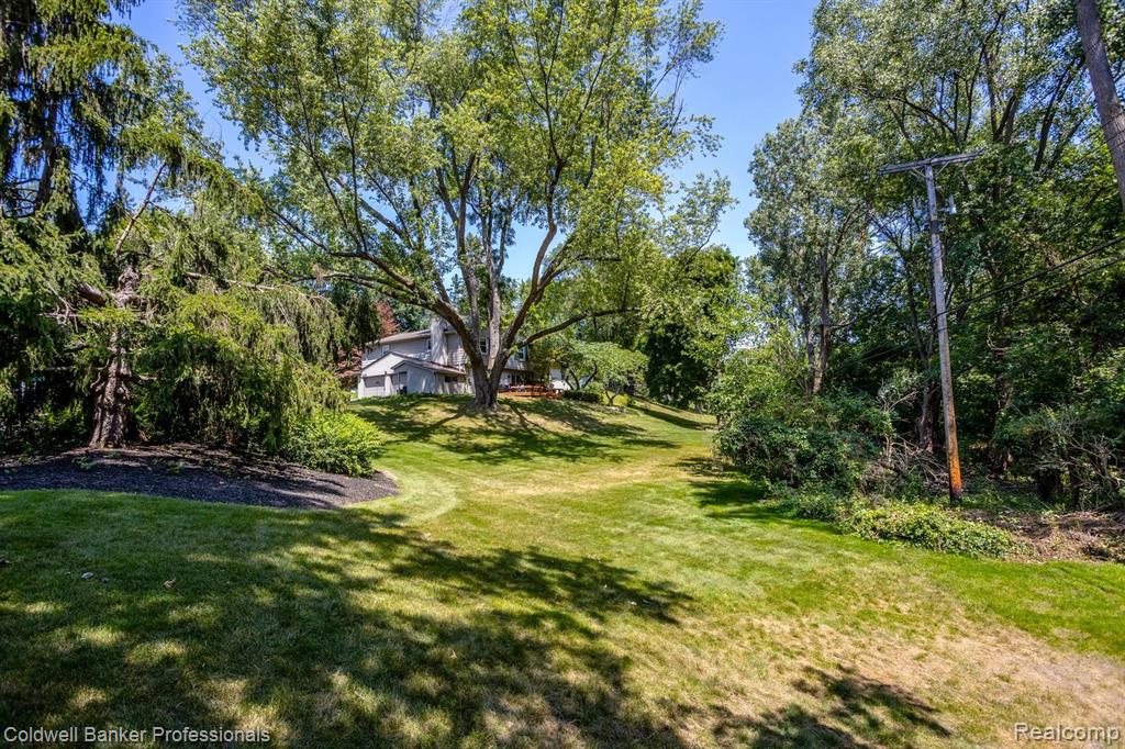2623 Worcester Road West Bloomfield, MI 48323 - Photo 18 of 68
