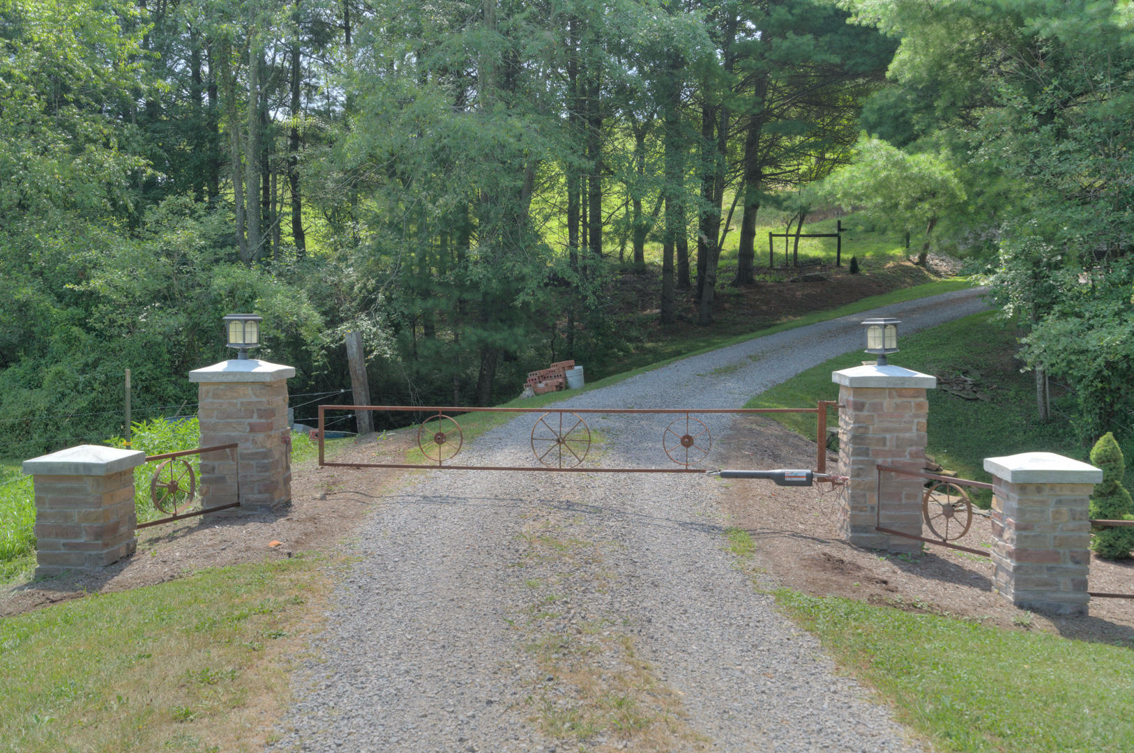 272 Bluebird Road Northeast Floyd, VA 24091 - Photo 3 of 62 Electric Gate