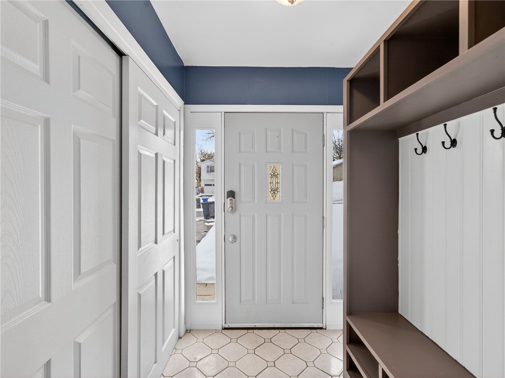 95 Summit Street Perinton, NY 14450 - Photo 2 of 33