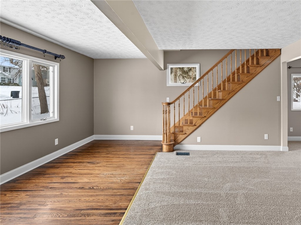 95 Summit Street Perinton, NY 14450 - Photo 4 of 33