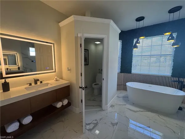 $1,200,000 | 18445 Royal Hammock Boulevard, Naples, FL 34114