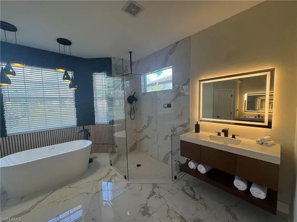 $1,200,000 | 18445 Royal Hammock Boulevard, Naples, FL 34114