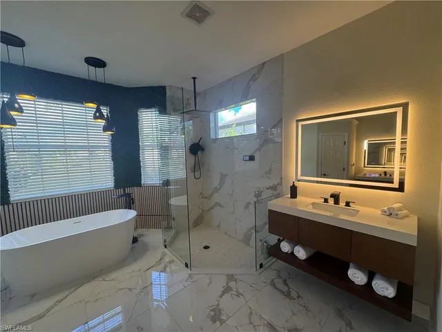 $1,200,000 | 18445 Royal Hammock Boulevard, Naples, FL 34114