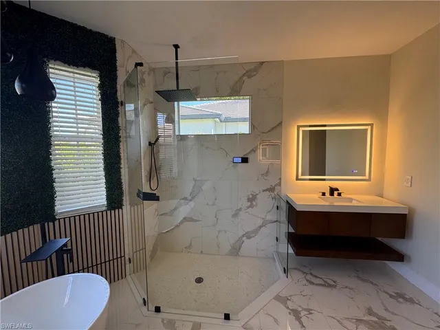 $1,200,000 | 18445 Royal Hammock Boulevard, Naples, FL 34114