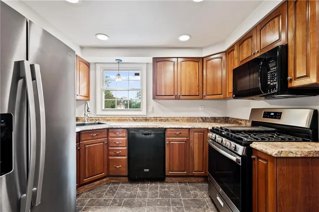 $2,750 | 2609 Fox Chase Court, Bridgeville, PA 15017