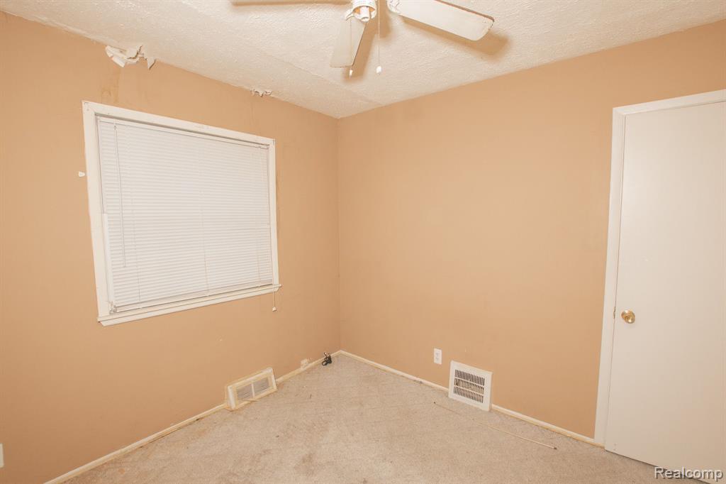 20327 Moross Road Detroit, MI 48224 - Photo 13 of 28