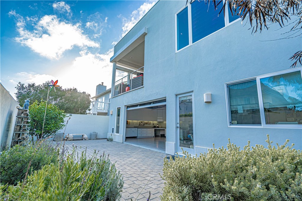 5220 Terramar Way Oxnard, CA 93035 - Photo 19 of 75 a house view with a garden space