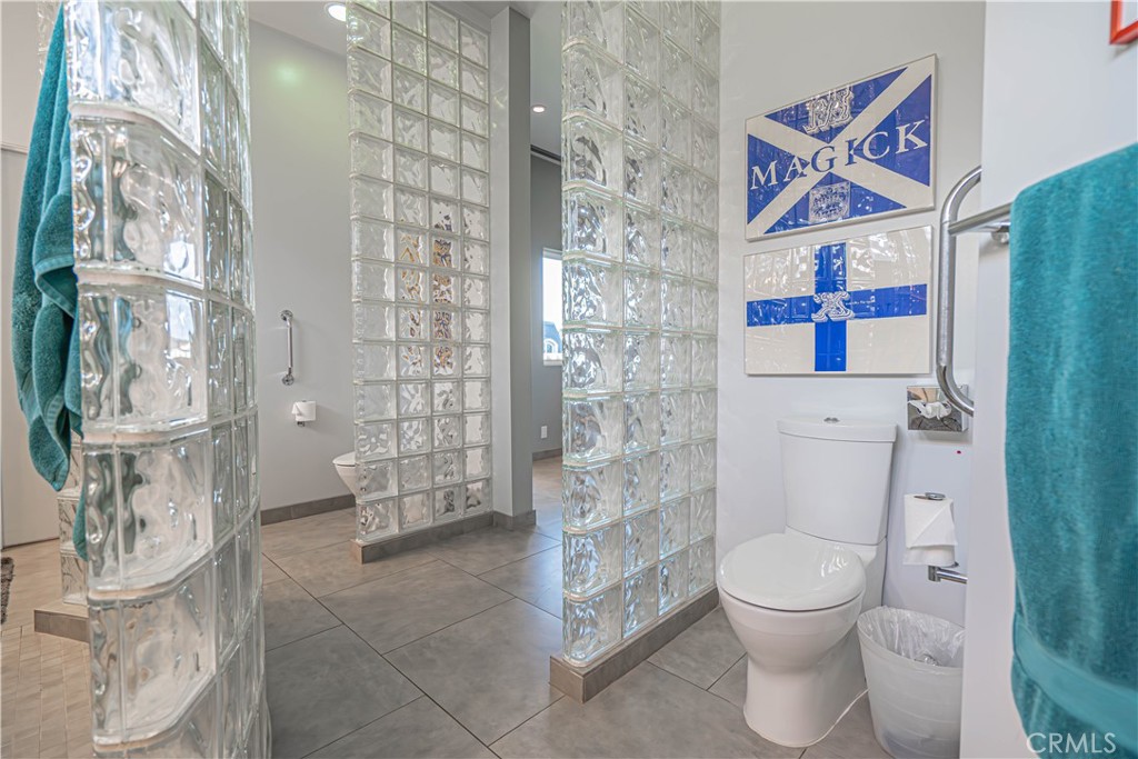 5220 Terramar Way Oxnard, CA 93035 - Photo 62 of 75 a bathroom with a toilet and shower